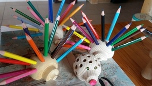 Un Hérisson porte crayons de couleurs