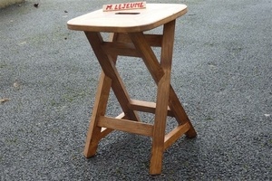 Tabouret façon chevalet de sciage