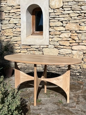 Table de salon ovale