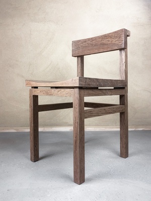 Une première chaise