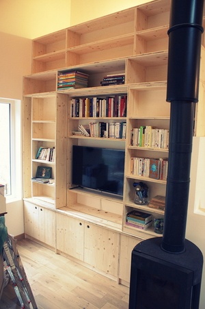 Bibliothèque ouverte (TV visible)