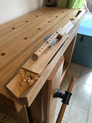 Support en V pour raboter et moulurer un triangle