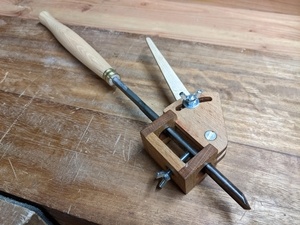 Petit gabarit d'affutage pour gouges de tournage