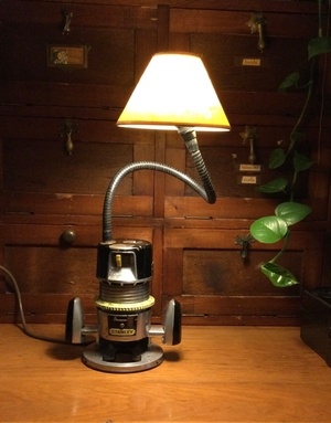 Déf sur table . Lampe à copeaux .