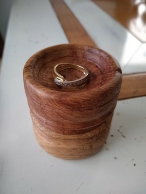 Pot à bijou tourné au tour à pédale