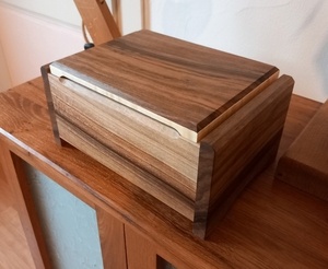 Un coffret à bijoux pour ma femme