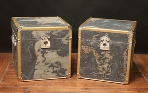 Paire de Malle  a  chapeau  en " Pierre"