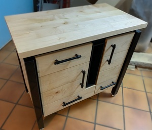 Acier, Valchromat et érable