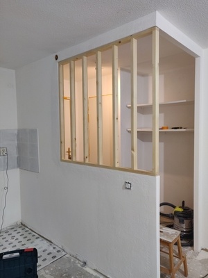 Simple claustra en pin du nord