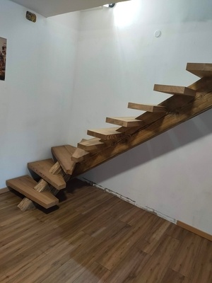 Panel escaliers en vieux bois