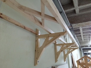 Console type charpente portée 600 mm