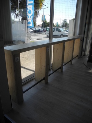 Un comptoir de 4m de long