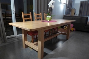 Table de salle-à-manger