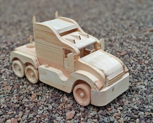 Camion américain en bois de palette