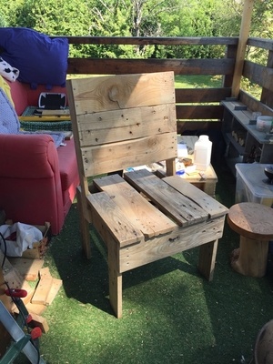 Chaise en palettes - Etude Enzo Mari