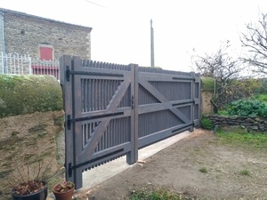 Portail à claire-voie sur mesure