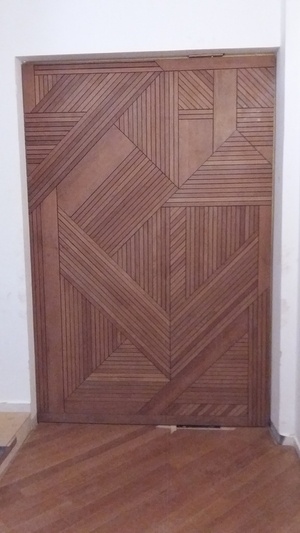 Une porte sur pivot IMMENSE