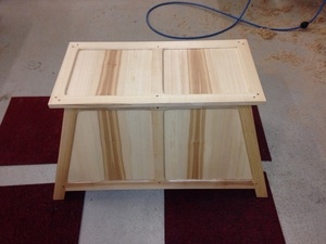 Coffre à jouets en arêtier