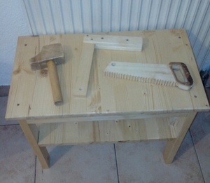 Établi pour enfant avec outils