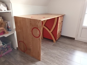 Bureau en châtaignier et valchromat