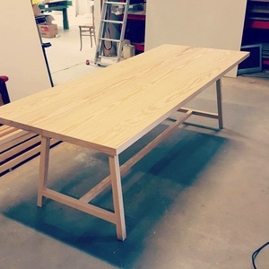 Table en pin de caroline