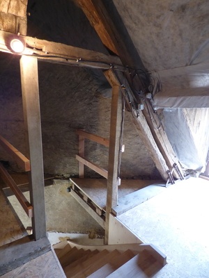 Reprise de charpente et escalier