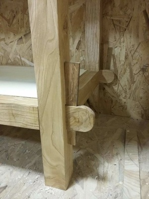 Un établi à tenons traversant et clés