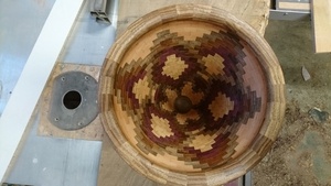 Vase en pétale segmenté.