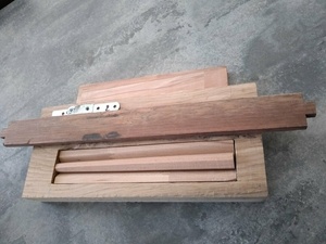 Une boîte à cheville