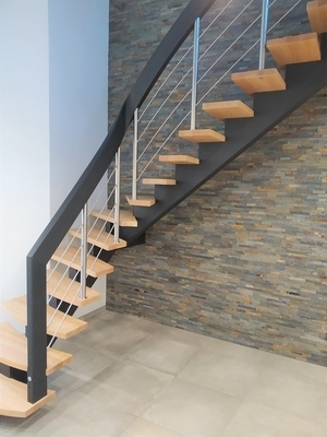 Escalier à crémaillère centrale