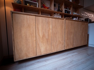 Buffet Suspendu en Contreplaqué Épicéa