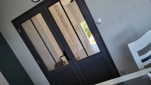 Porte verrière en frêne.