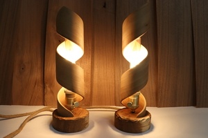 Lampe torsade lamellé-collé