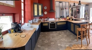 Une cuisine noire et or✨