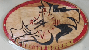 Horloge murale logo de la chaîne