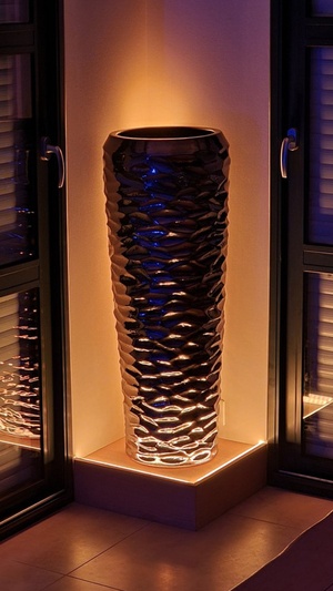 Support en châtaigner pour jarre