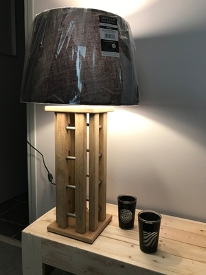 Lampe en chêne et aluminium