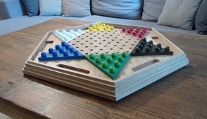 Jeu de dames chinoises en chêne.