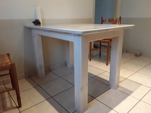 Table de cuisine en bois de récupération