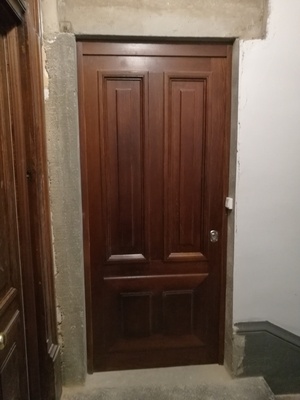 Fabrication et pose d'une porte en chêne