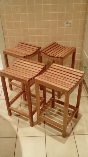 Tabouret haut en chêne