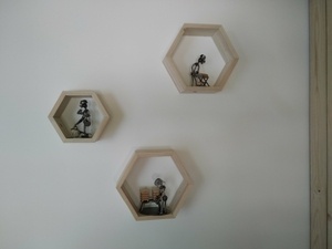 Trio d'étagères hexagonales