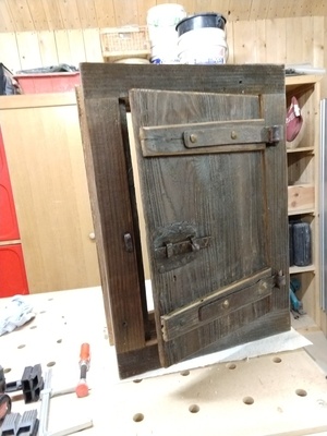 Petite porte à l'ancienne