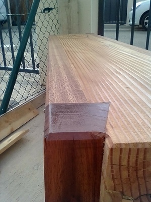 Banc bois massif et résine polyester