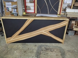 Coffrage cache fil pour écran salle de réunion