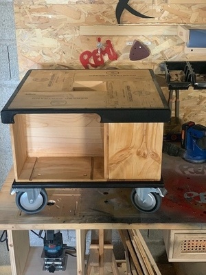 Table basse (à base de caisses de vin)