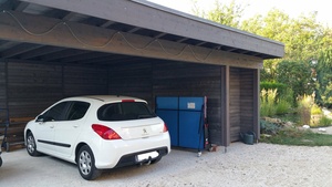 Couvert à voiture et local pour filtration bassin