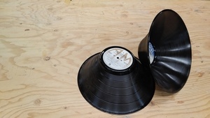 Cadre pour le recyclage de vieux disques en bol!