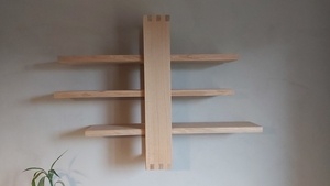 Etagère fier de ses meubles