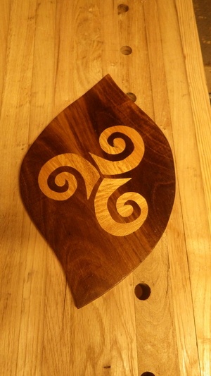 Essai d'incrustation à la scie à chantourner mais pas top